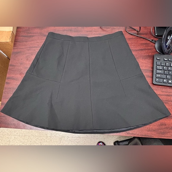 J Crew Fluted Skirt in Double Crepe Black - Picture 1 of 2